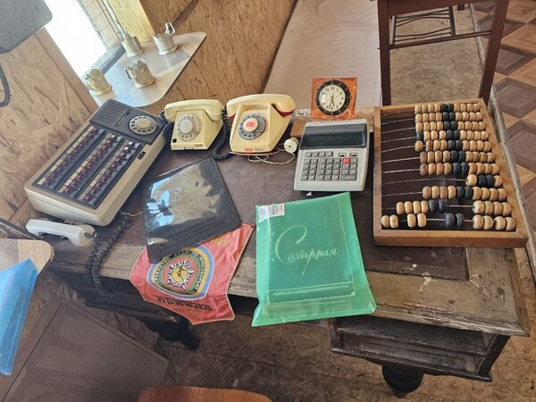 музей на улице, предметы старины