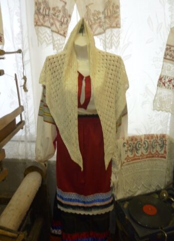 Праздничная одежда