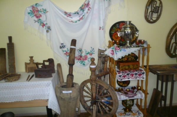 Экспозиция «Русские самовары и предметы старины»