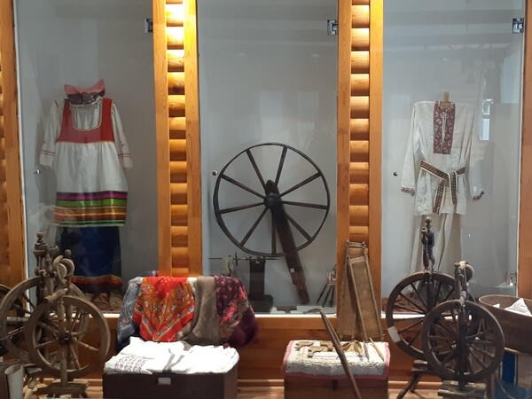 Одежда крестьян и женские ремесла