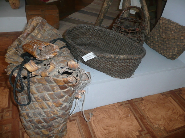 Изделия из лыка (лапти, кошель) Козьмодемьяновских мастеров. 19-н.20 вв.