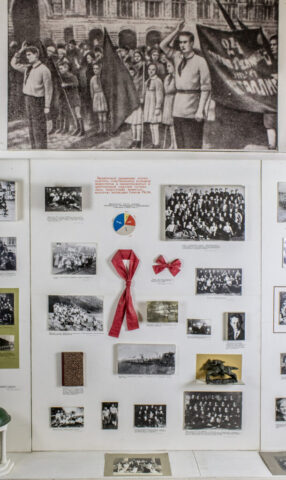 Первые пионерские отряды, отправившиеся в лагерь Артек